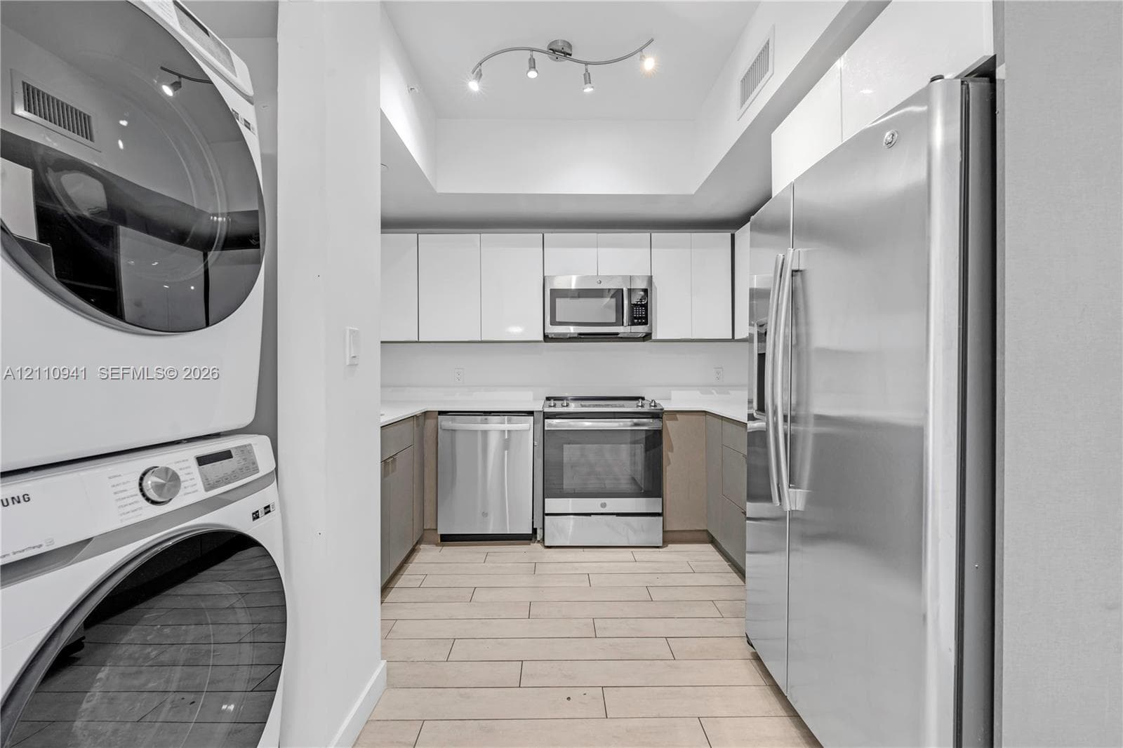 26 Edgewater · #907 in Miami - Photo 14