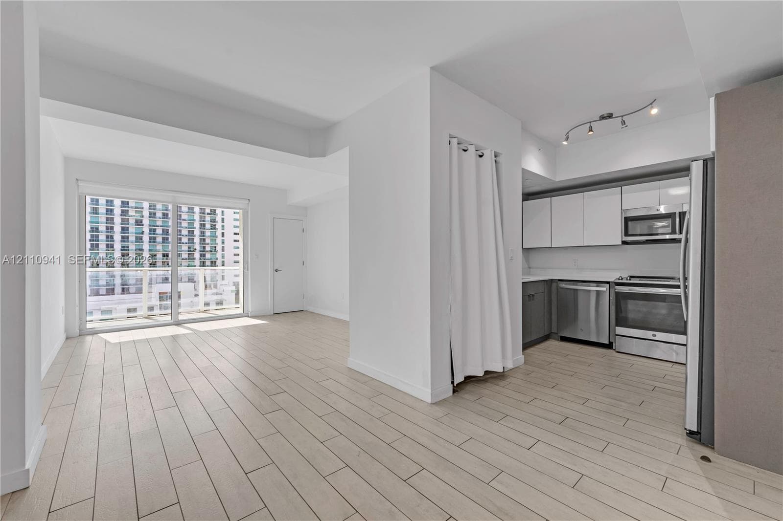 26 Edgewater · #907 in Miami - Photo 8