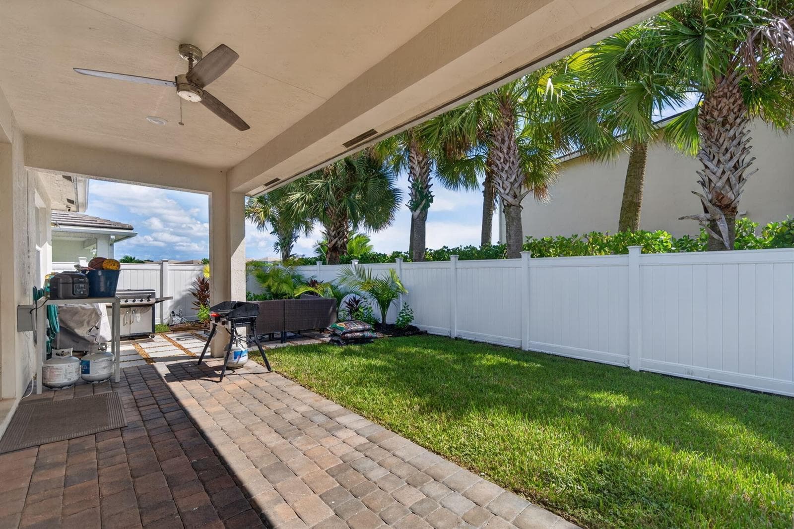 53-web-or-mls-4080 Rosa Dr_MEDIA360VR-44