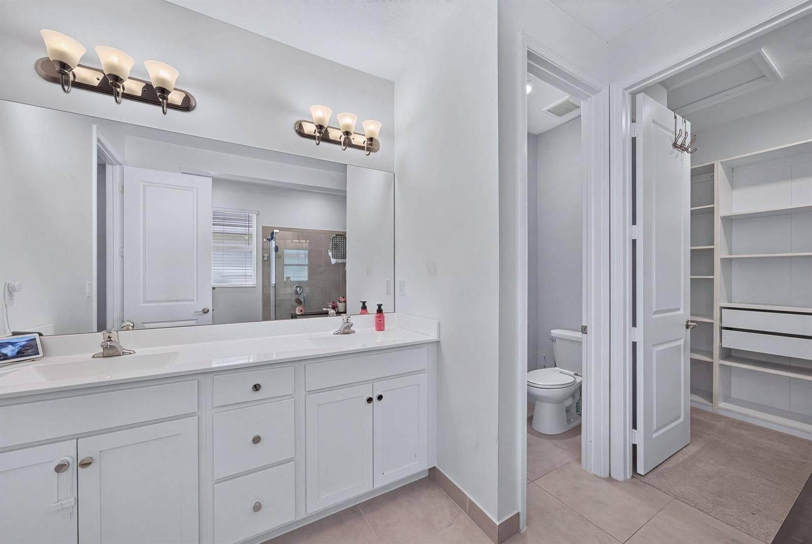22-web-or-mls-22-web-or-mls-4080 Rosa Dr