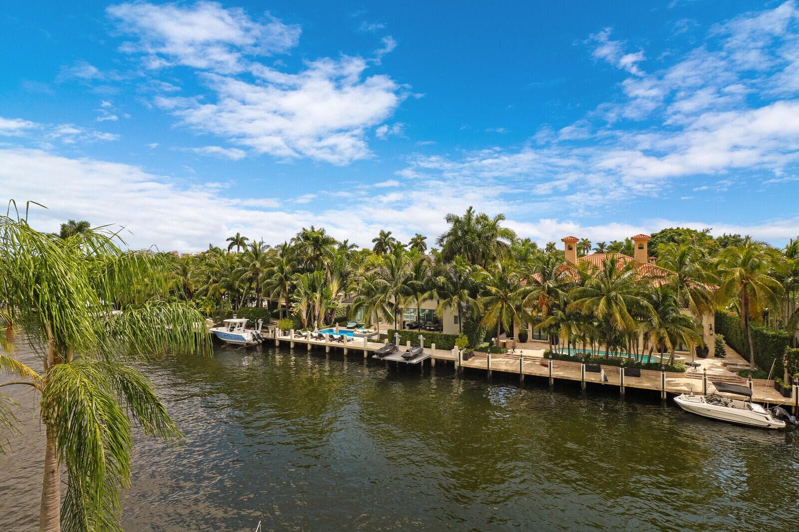 28_HD180_Isle_of_Venice_Dr_43128_mls