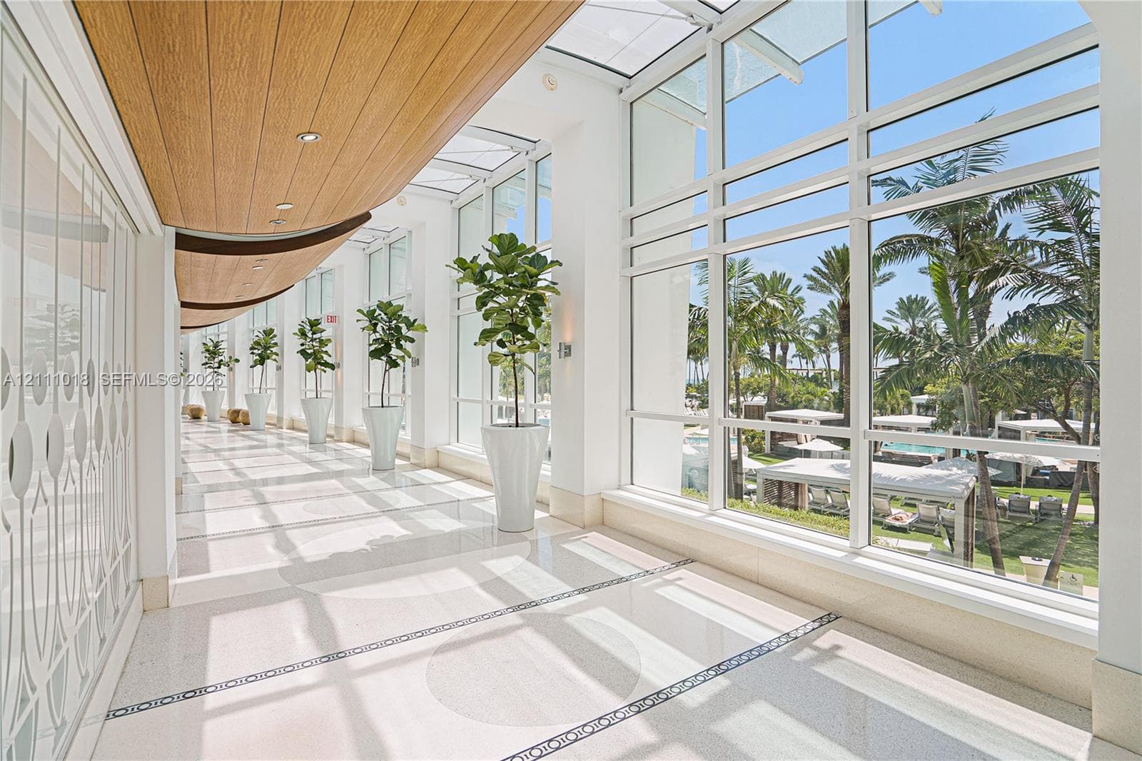 Fontainebleau III Ocean Club (Sorrento) · #709 in Miami Beach - Photo 63