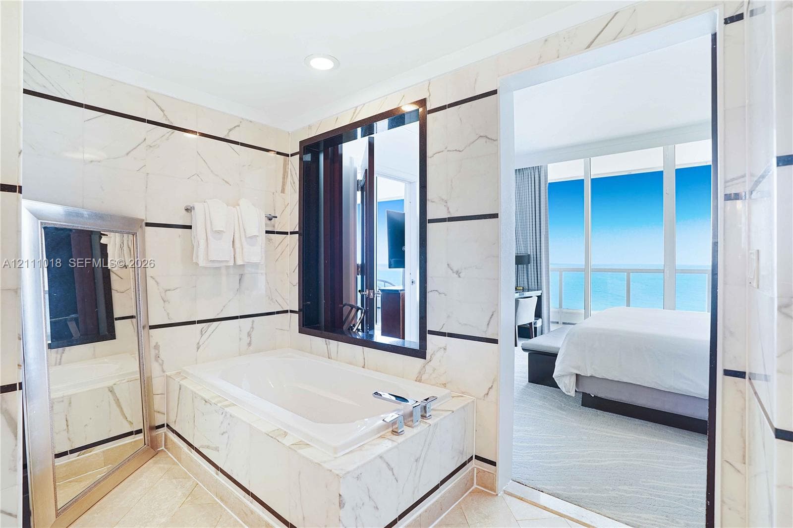 Fontainebleau III Ocean Club (Sorrento) · #709 in Miami Beach - Photo 33