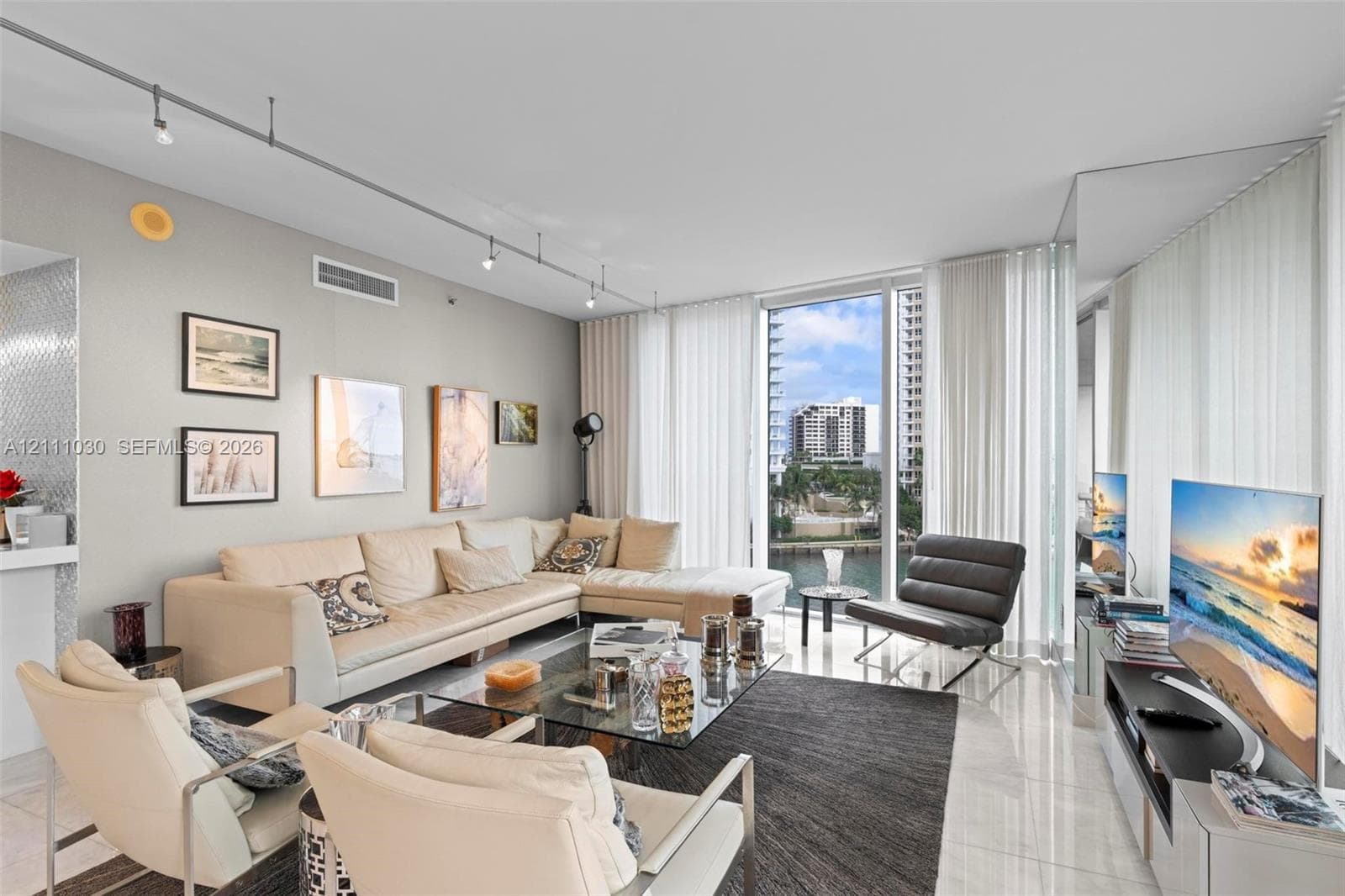 Icon Brickell II · #501 in Miami - Photo 11