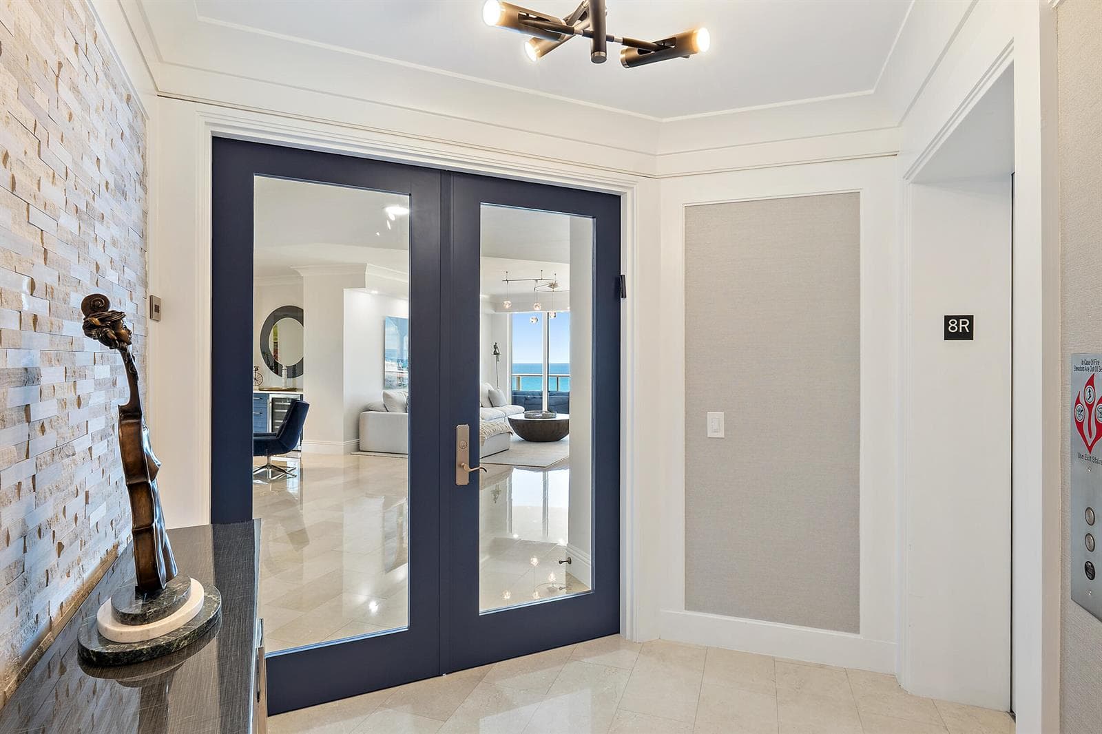 Private Foyer Entry