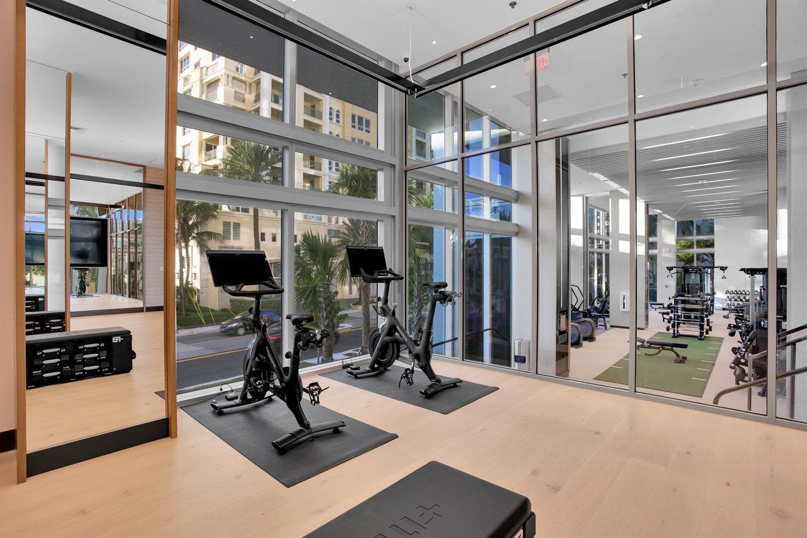 30-web-or-mls-Amenities-1013