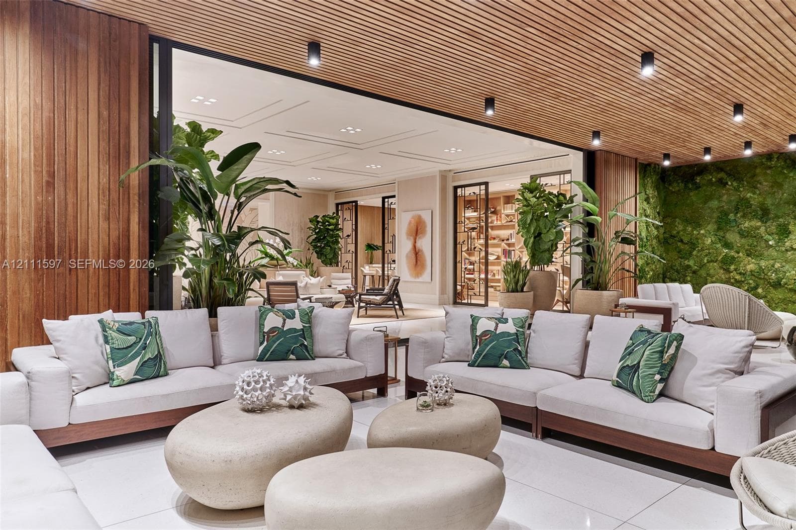 Palazzo Della Luna · #6843 in Miami Beach - Photo 33