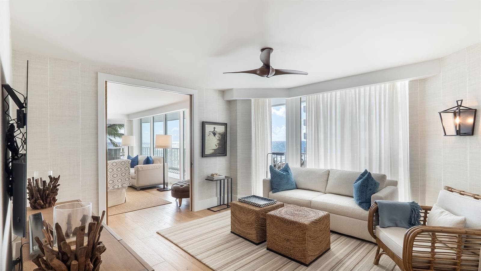 Den/ Bedroom