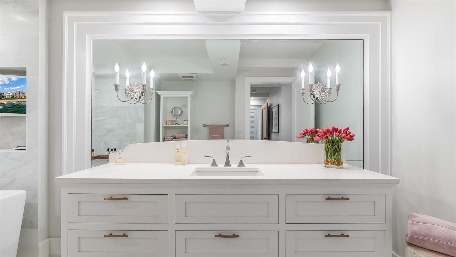 Primary Suite - Bath #1