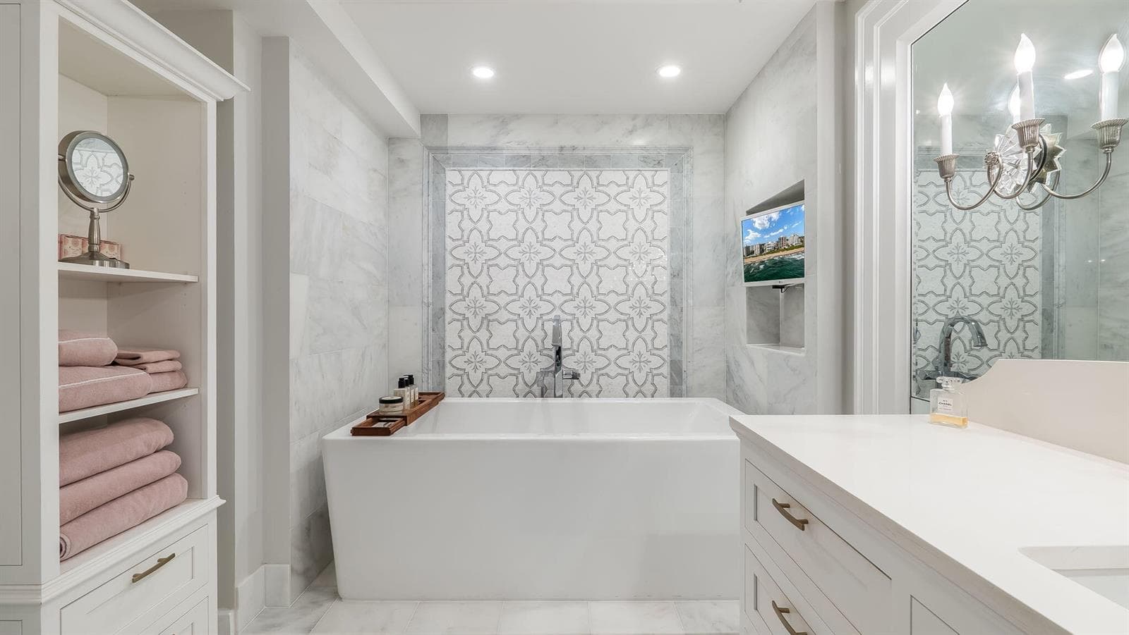 Primary Suite- Bath #1