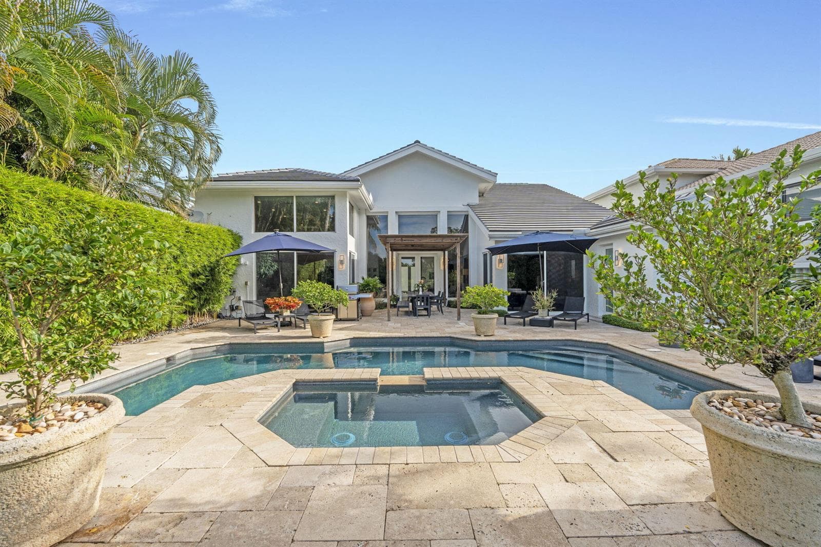 57-web-or-mls-A7408976