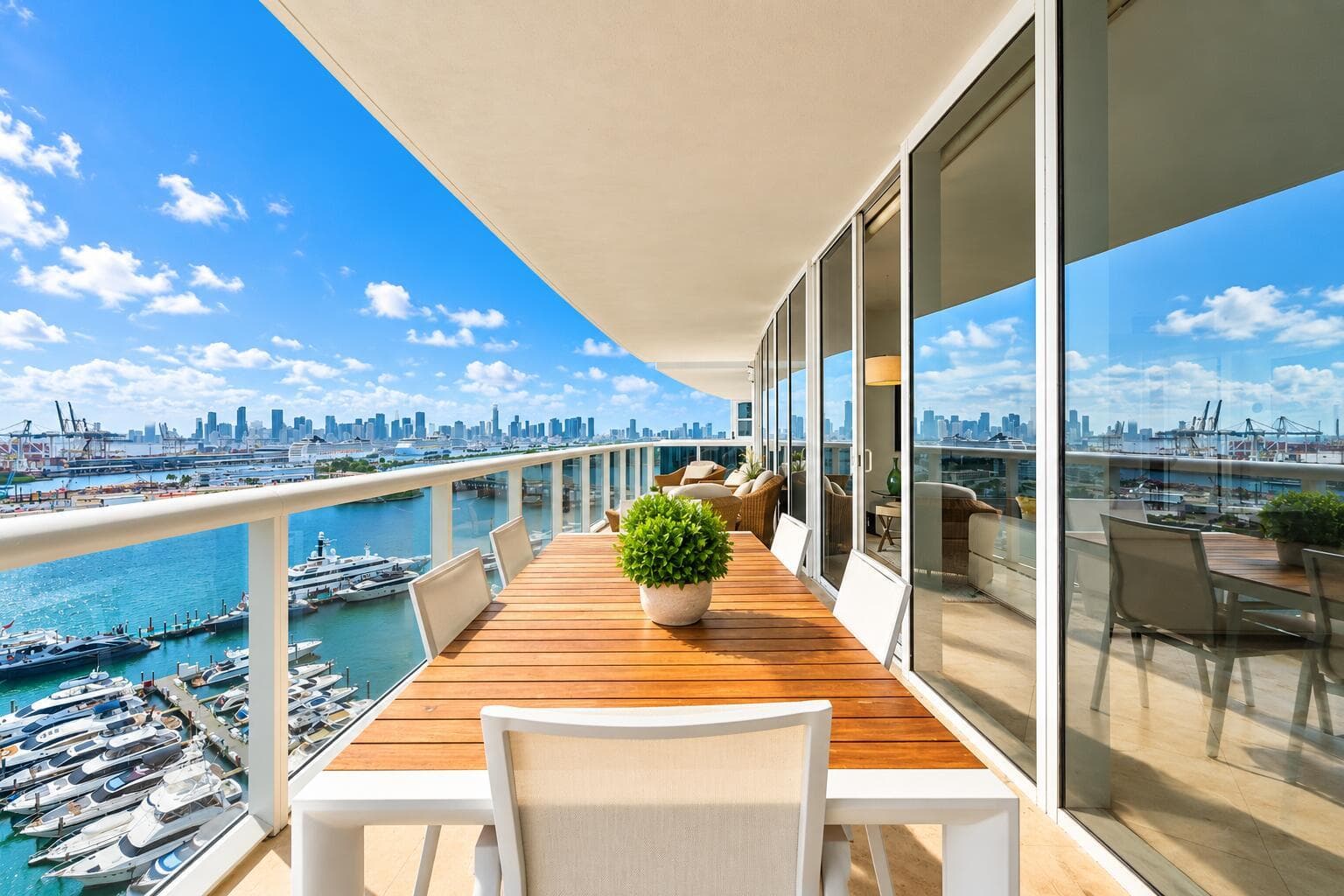 Balcony FULL