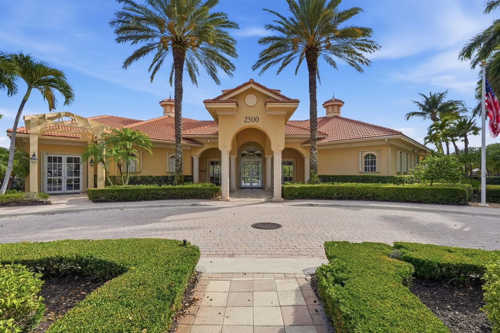 52-web-or-mls-11796_Valencia_Gardens_Ave