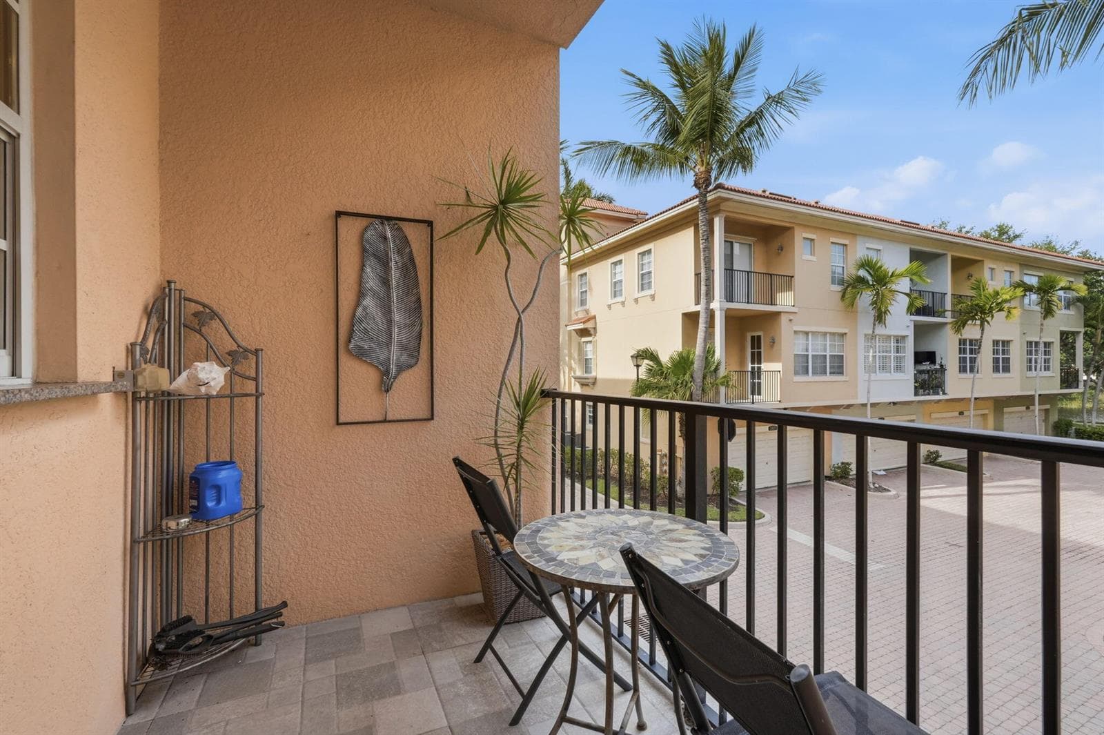 33-web-or-mls-11796_Valencia_Gardens_Ave