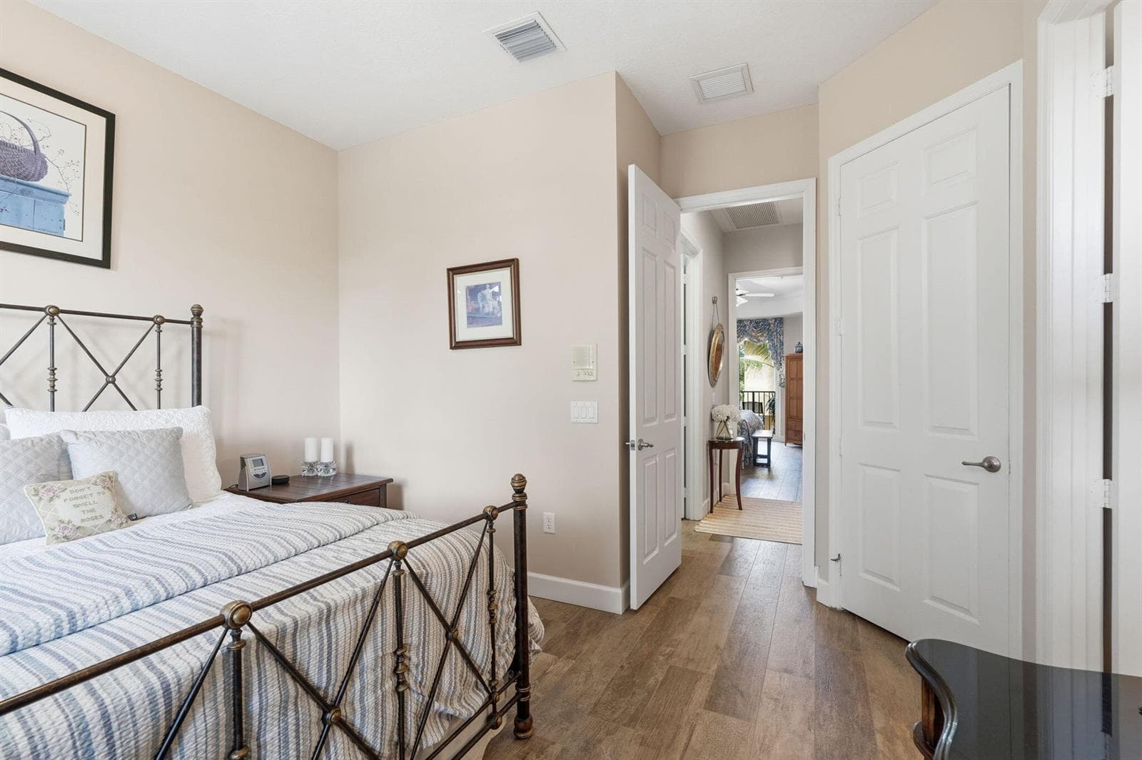 11-web-or-mls-11796_Valencia_Gardens_Ave