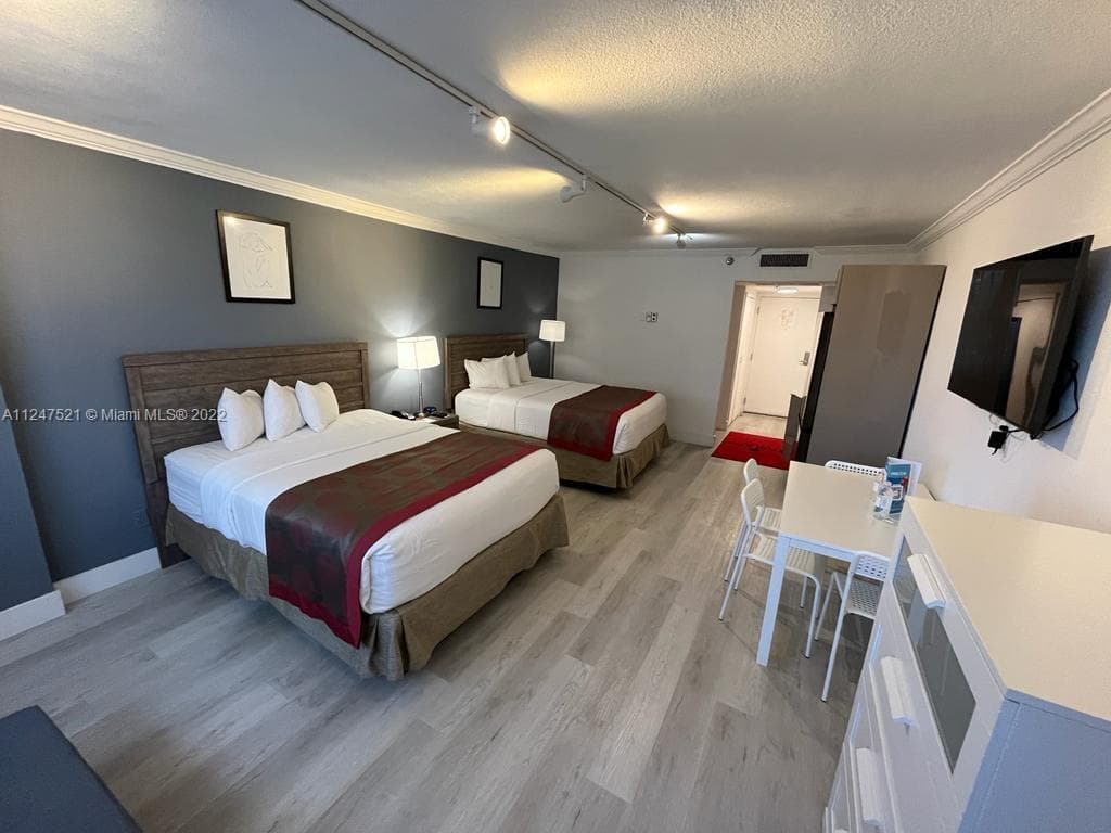 Aventura Beach Club #218