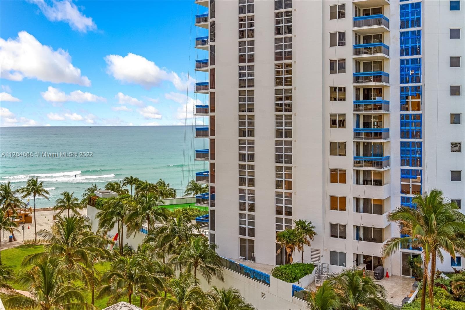 Aventura Beach Club #641