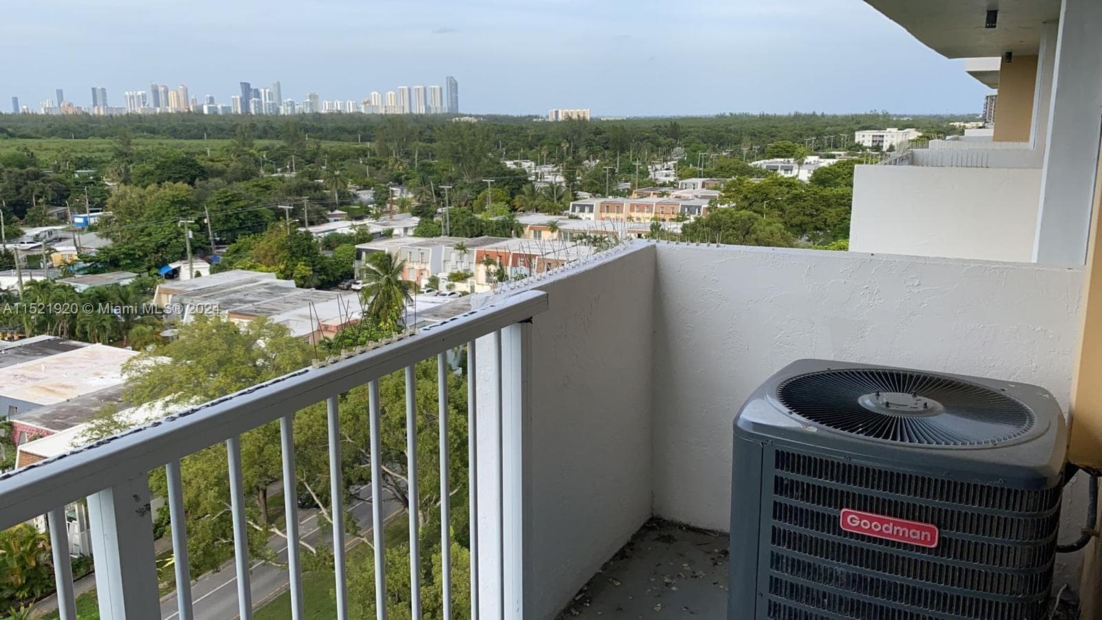 KEYSTONE TOWERS CONDO · #910 in North Miami - Photo 1