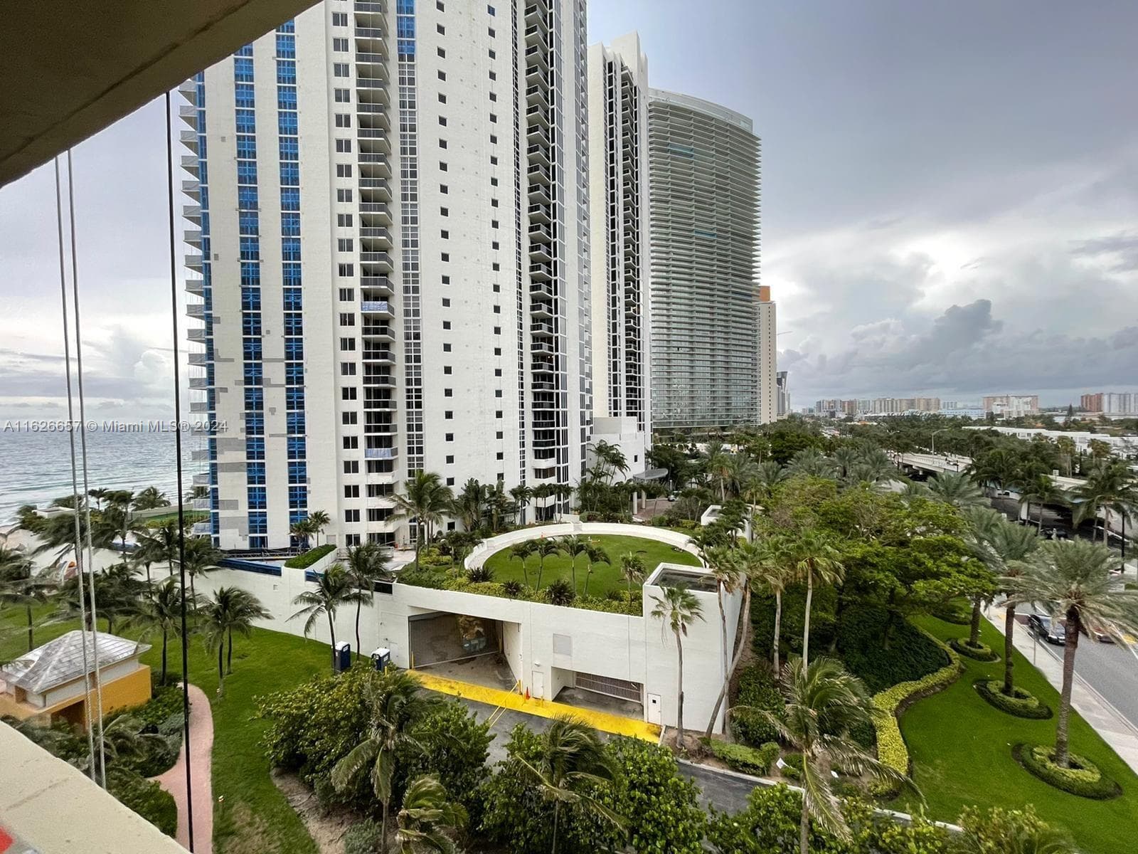 Aventura Beach Club #640