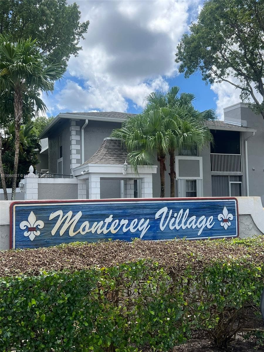 monterey village · #201-17 in Miami - Photo 1