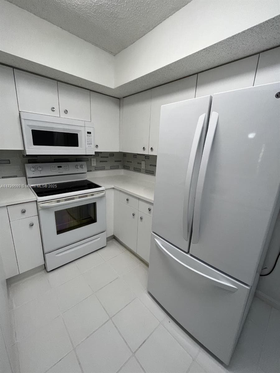 CLUB CARIBE CONDO · #422 in Coconut Creek - Photo 1