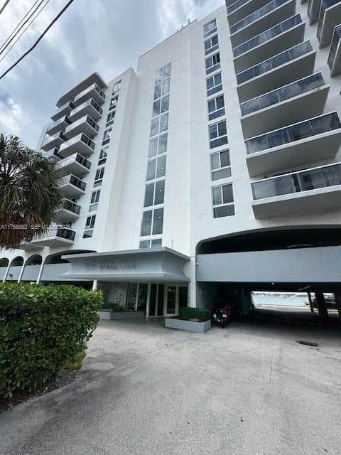 THE ISLANDER CLUB CONDO · #304 in North Bay Village - Photo 1