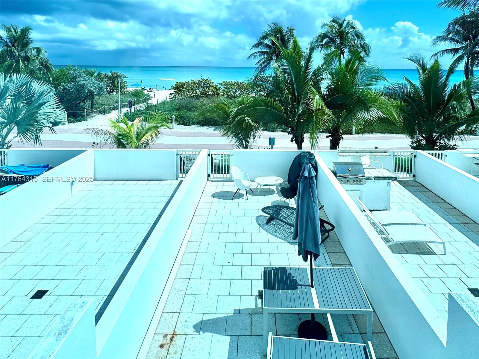 Castle Beach Club #TH-11