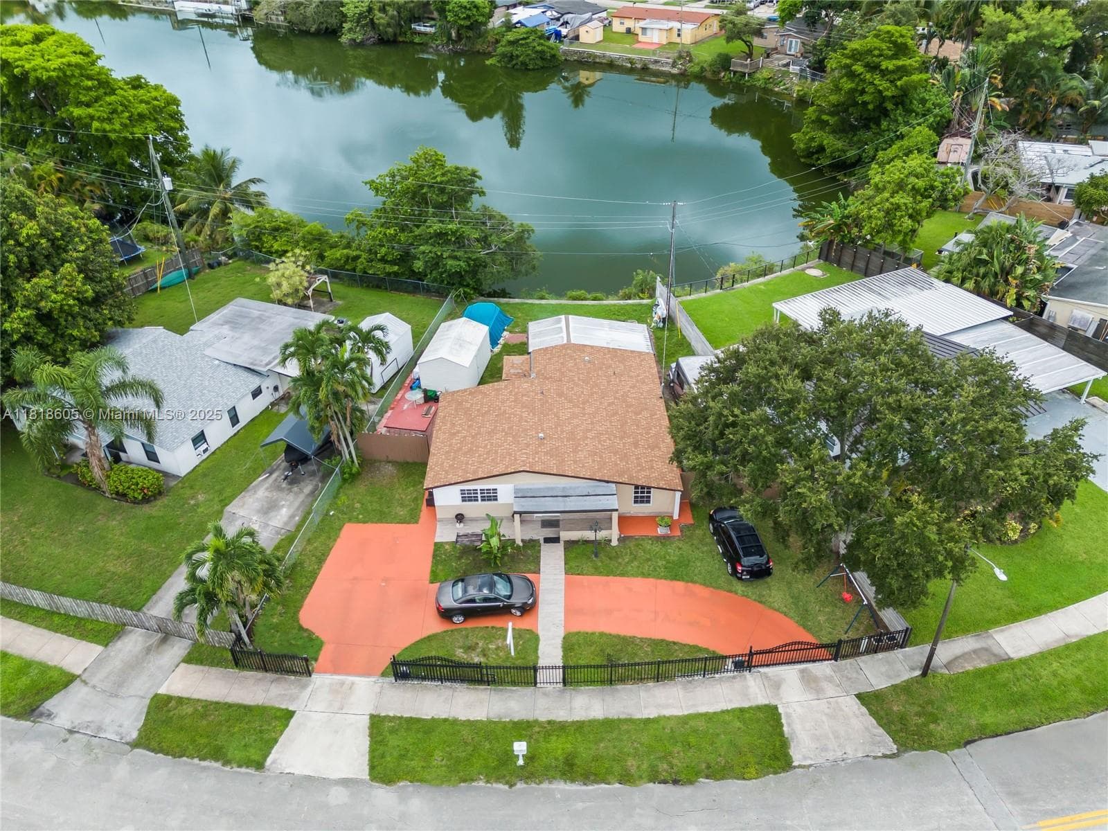 5930 N Farragut Dr photo 1