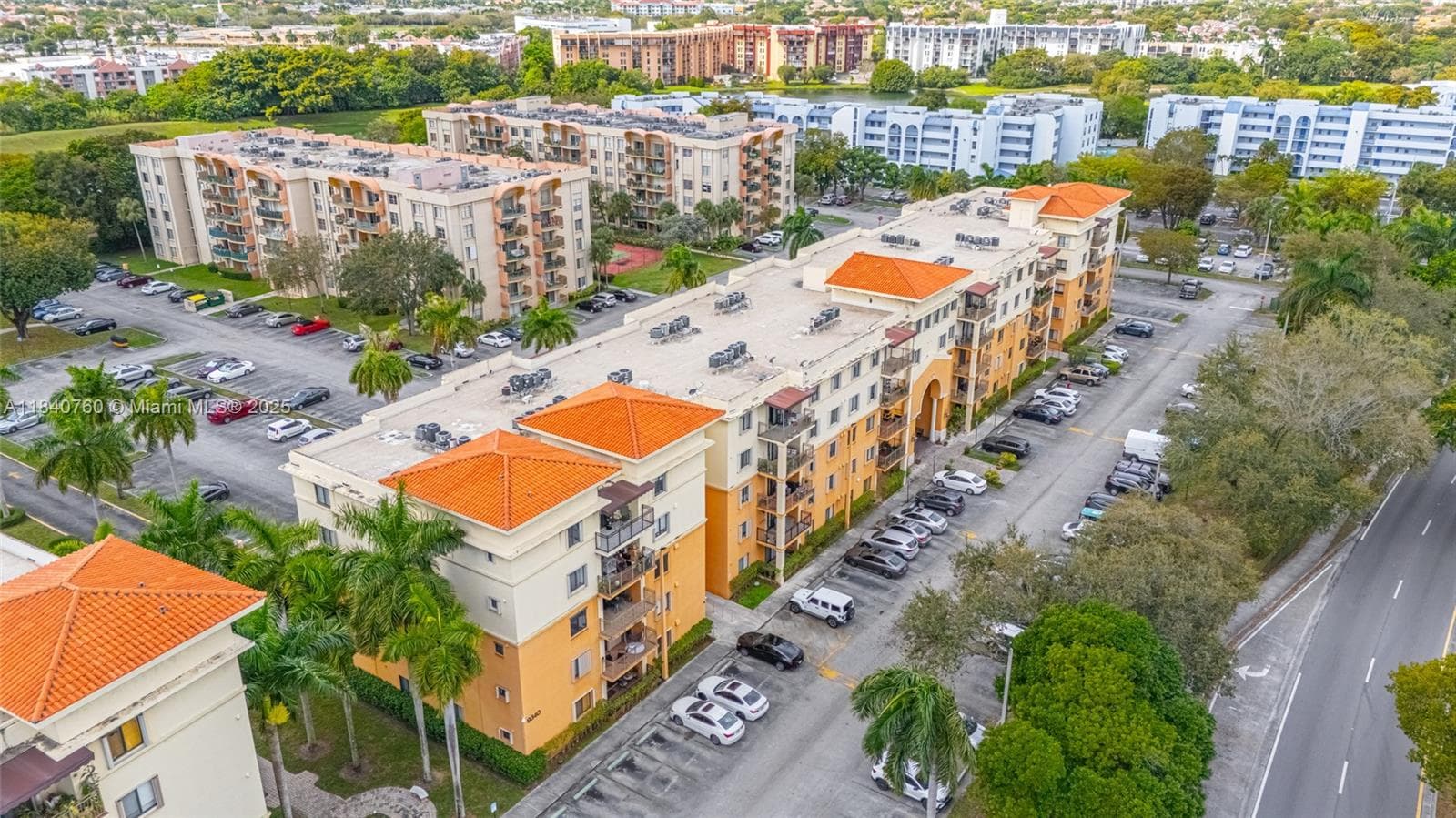 KEYSTONE COURTS · #W411 in Miami - Photo 1