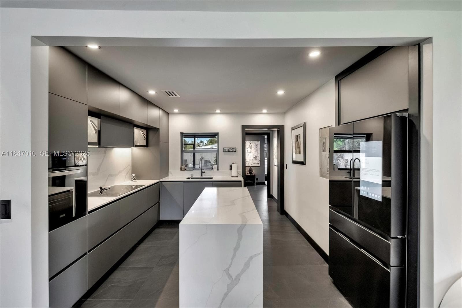 530 NW 39 photo 1