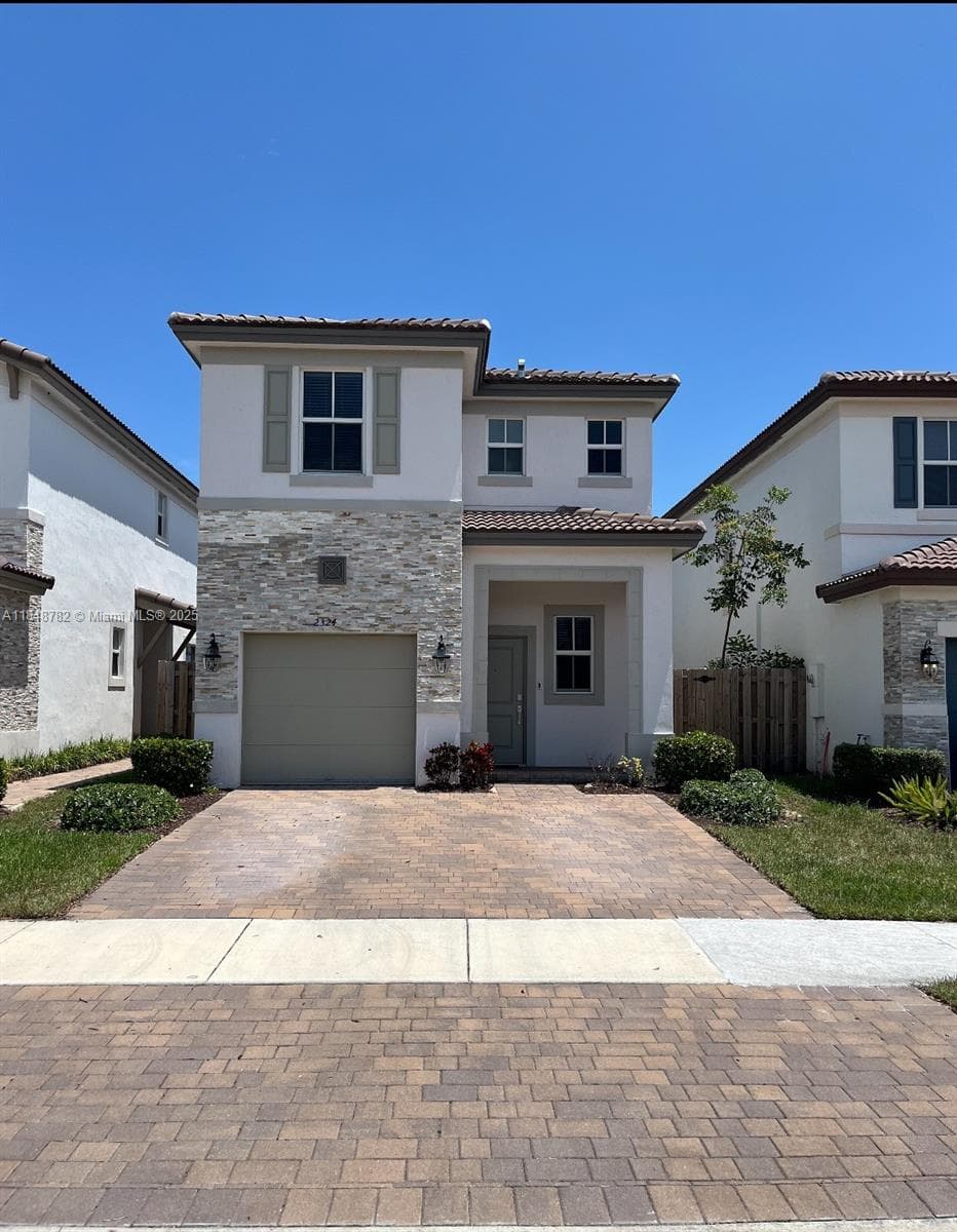 2324 NW 130th St photo 1