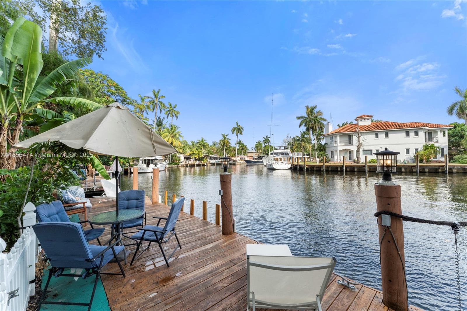 918 Tequesta St photo 1