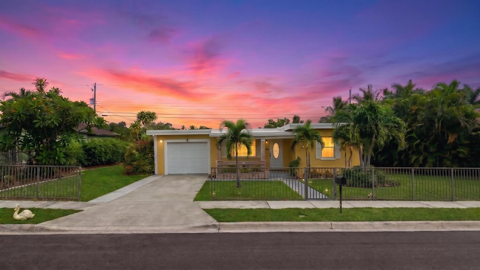 1136 W 7th St Riviera Beach, FL 33404