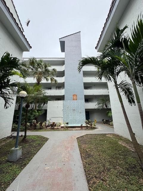 VERABELLA FALLS CONDO · #PH2 in Miami - Photo 1