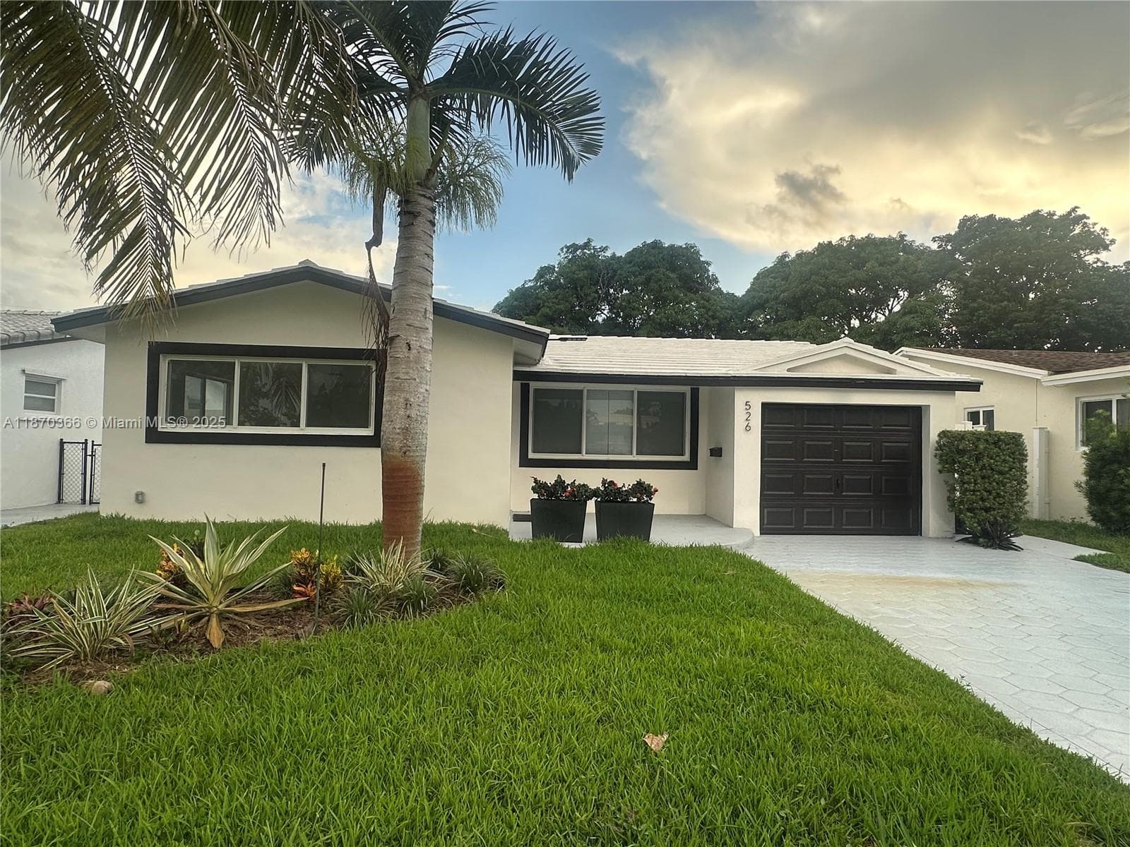 526 S Rainbow Dr #0 photo 1