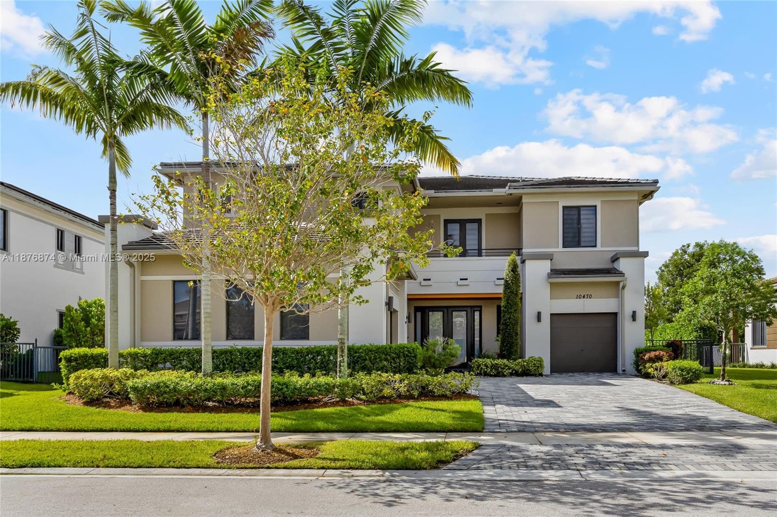 10470 S Lago Vista Cir photo 1