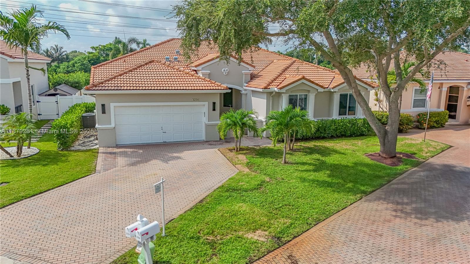 3234 SW 53rd Ct photo 1