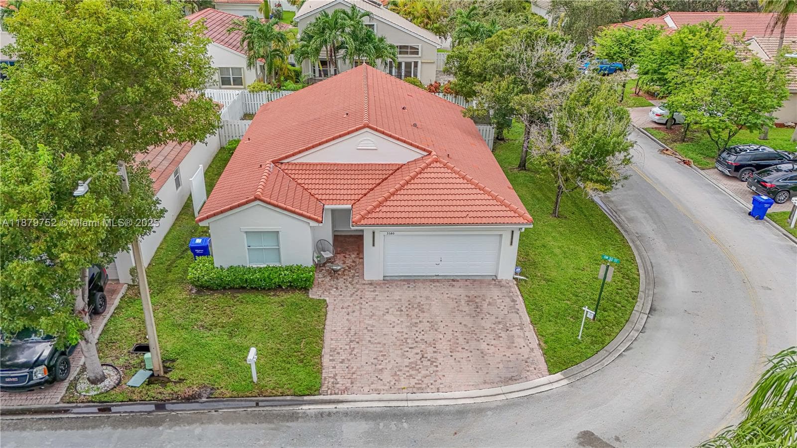 3380 SW 50th St photo 1