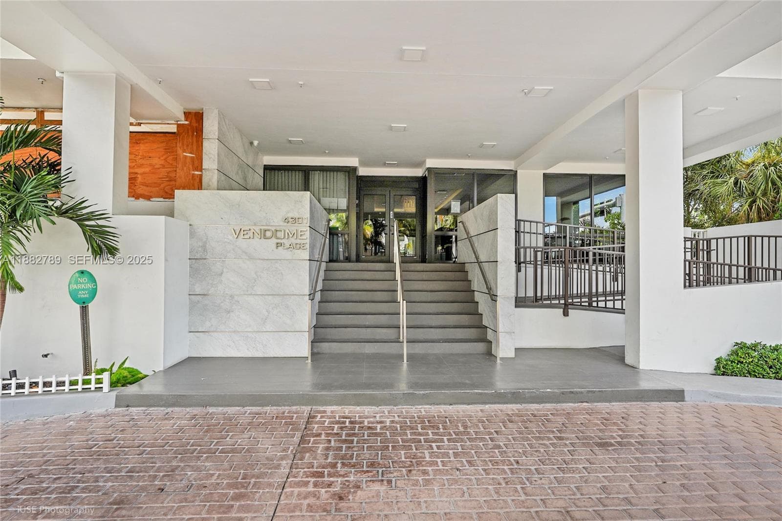 Vendome Entrance