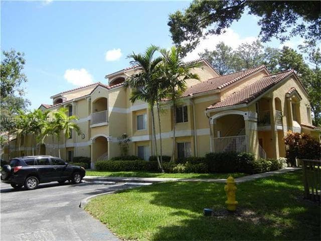 SAILBOAT POINTE CONDO · #1214 in Oakland Park - Photo 1