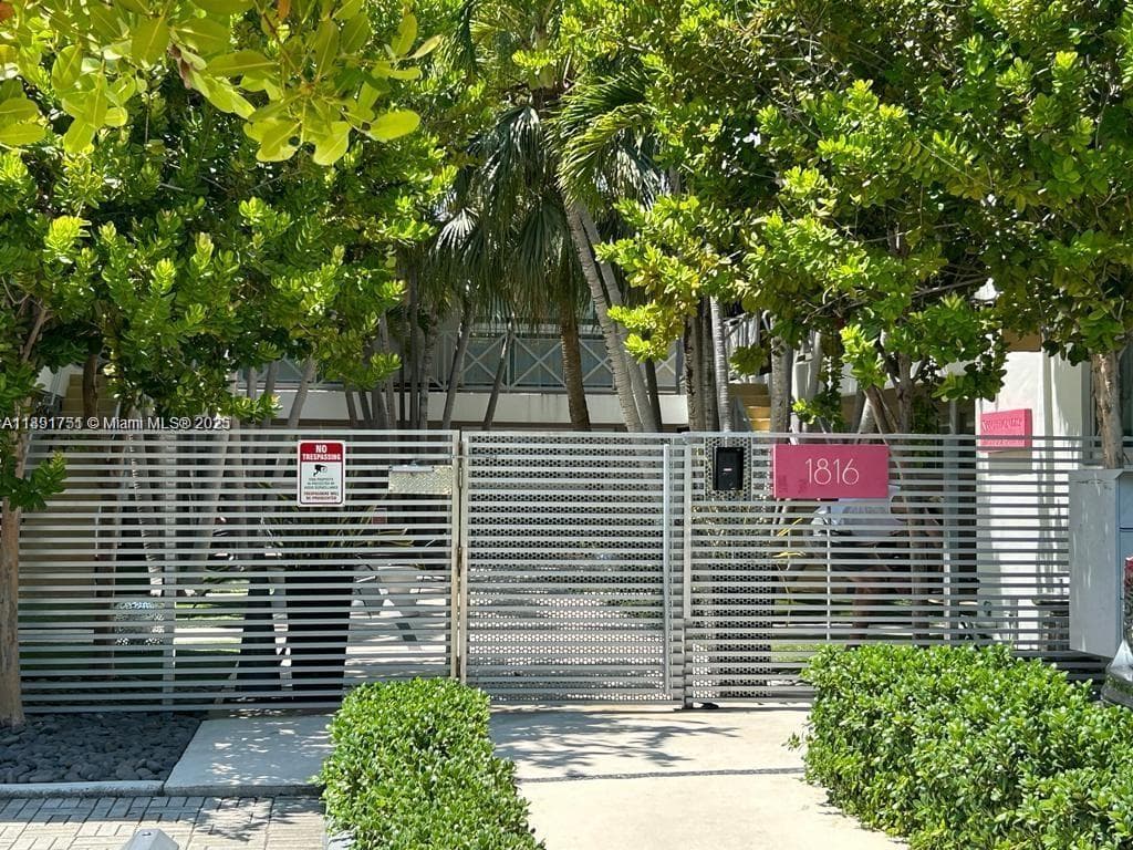 1818 Meridian House · #18 in Miami Beach - Photo 1