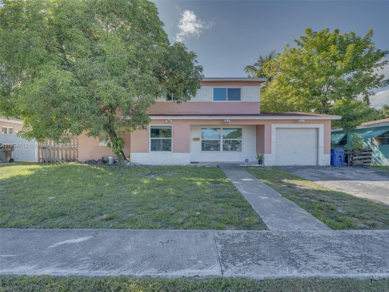 4233 NW 38th Ave photo 1