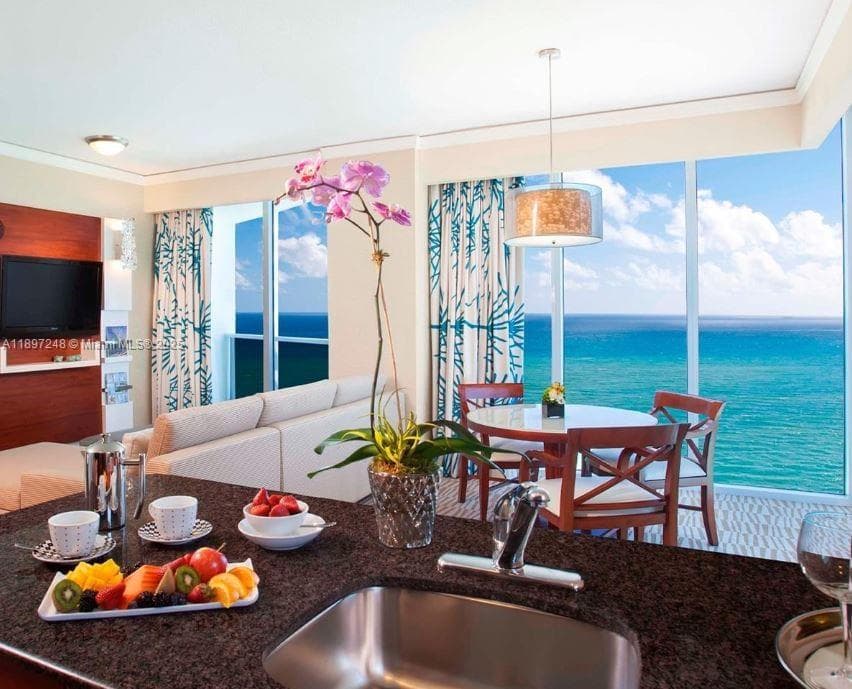Trump International Beach Resort #1409