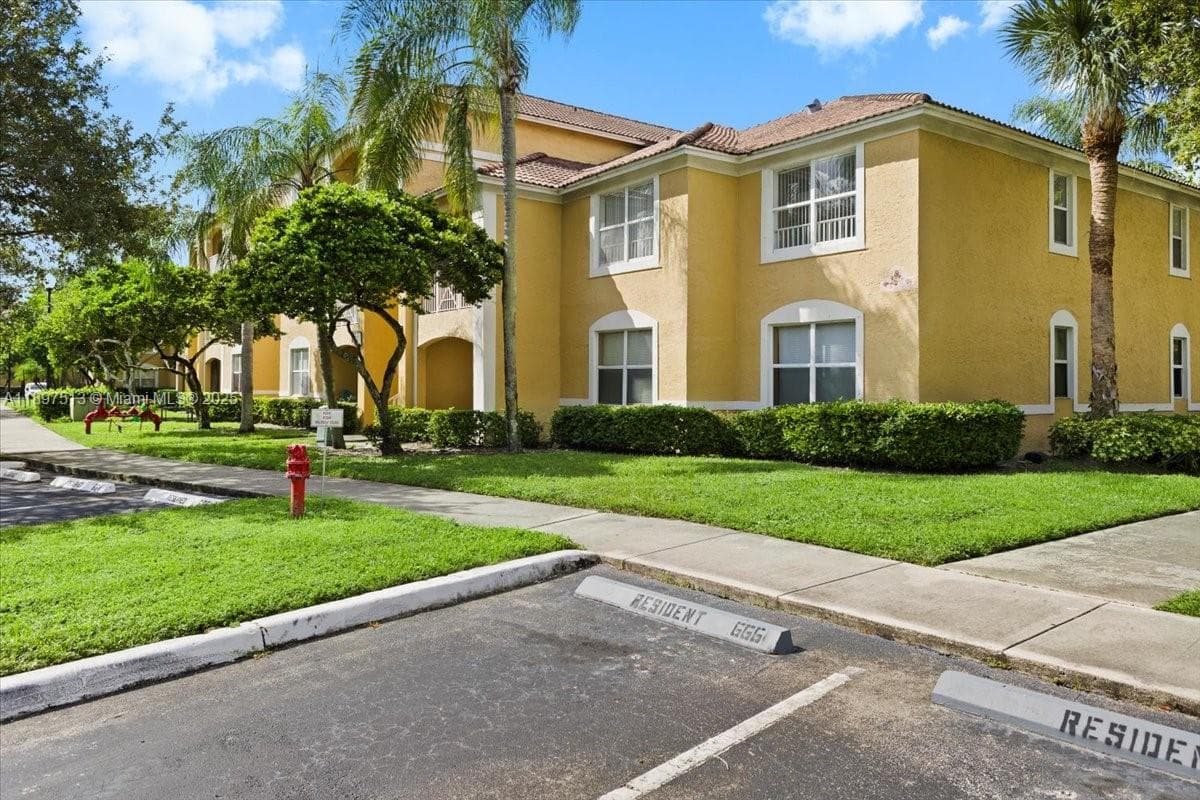 CLUB CARIBE CONDO · #213 in Coconut Creek - Photo 1