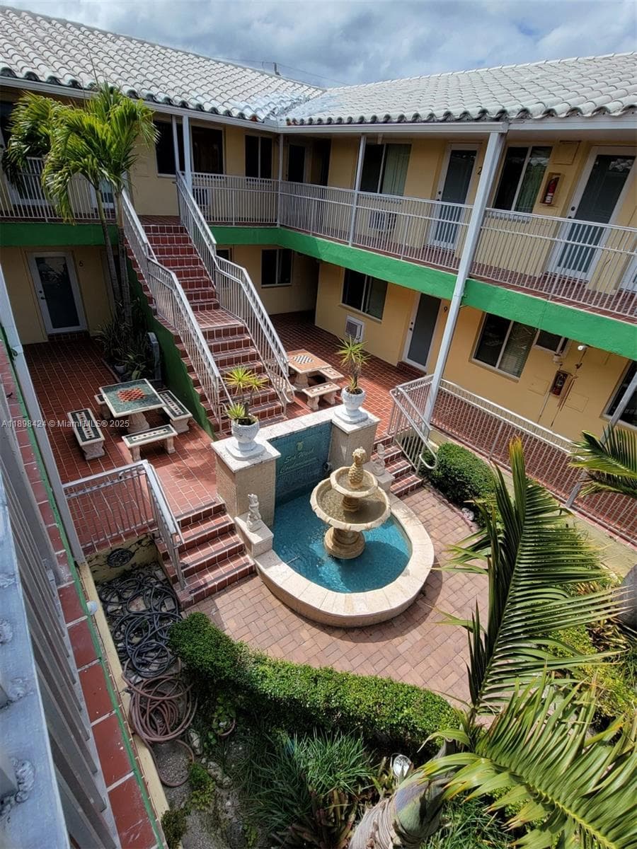 SEA WASH CONDO · #15 in Miami Beach - Photo 1