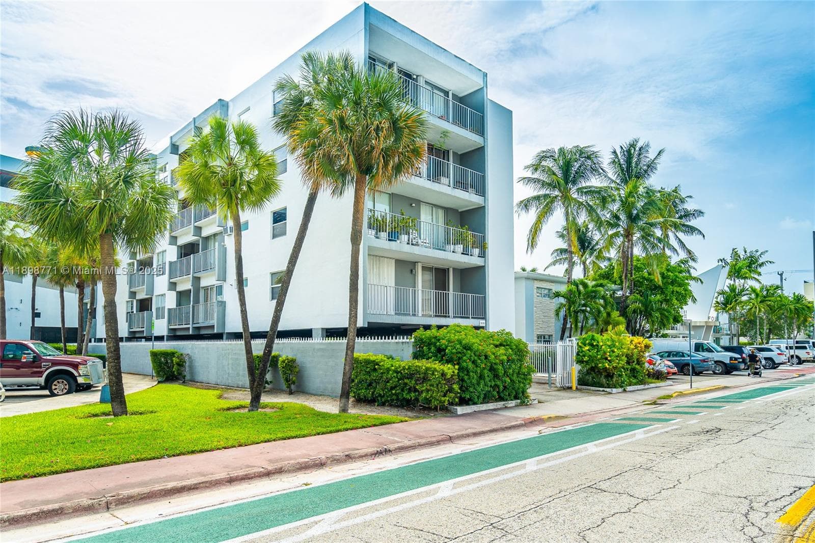 WEST COURT CONDOMINIUM · #504 in Miami Beach - Photo 1