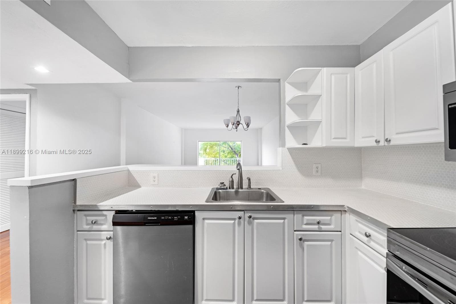ISLAND PLACE AT NORTH BAY · #3K in North Bay Village - Photo 1
