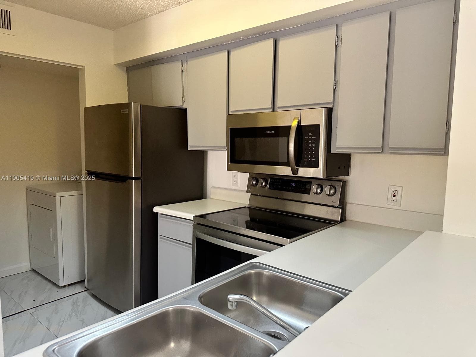 HOLLYWOOD PARC CONDOMINIU · #27-1 in Hollywood - Photo 1