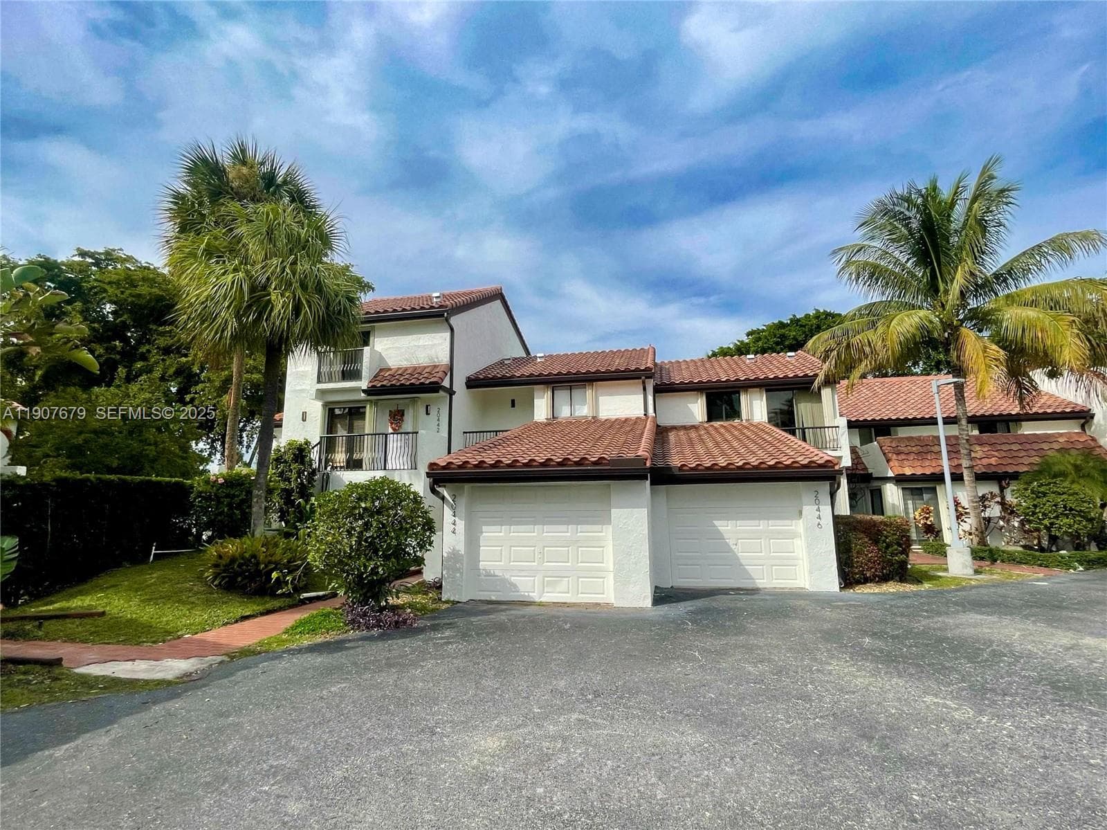 20444 NE 34th Ct #12 photo 1