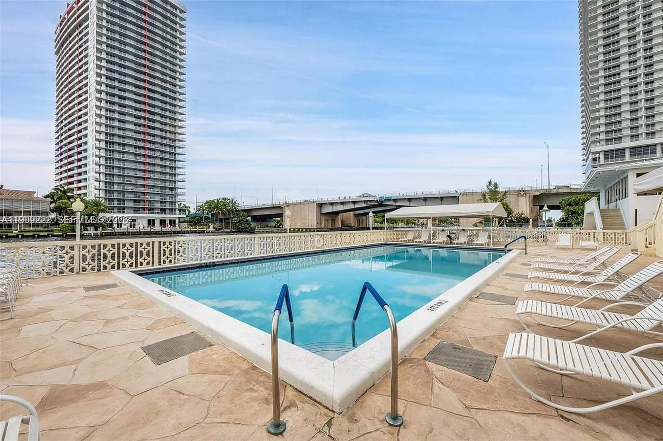 Imperial Towers · #622 in Hallandale Beach - Photo 1